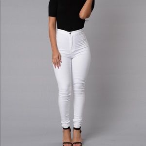 White high waist skinny jeans